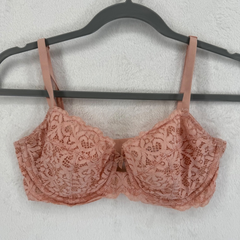 Victorias Secret Body Unlined Demi Bra‎ 34DD Peach Lace Bow Adjustable